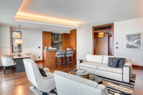 Villa ou maison à vendre à Bal Harbour, Floride: 1 chambre, 106.56 m2 № 1935977 - photo 13