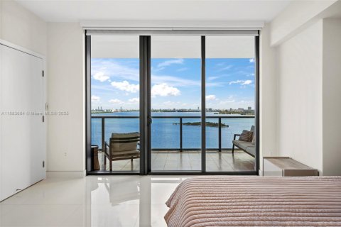 Copropriété à vendre à Miami, Floride: 3 chambres, 254.83 m2 № 1931029 - photo 20