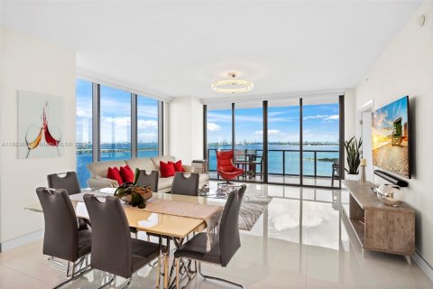 Copropriété à vendre à Miami, Floride: 3 chambres, 254.83 m2 № 1931029 - photo 11