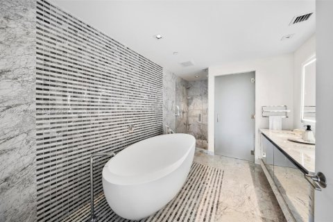 Copropriété à vendre à Miami, Floride: 3 chambres, 254.83 m2 № 1931029 - photo 25
