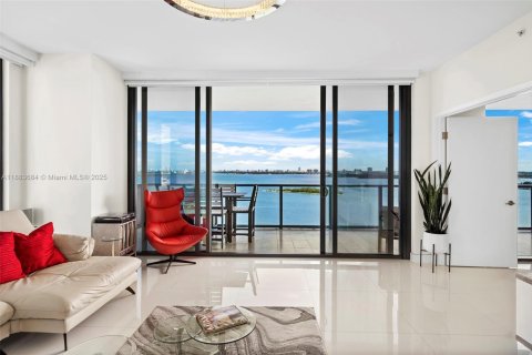 Copropriété à vendre à Miami, Floride: 3 chambres, 254.83 m2 № 1931029 - photo 12