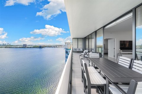 Copropriété à vendre à Miami, Floride: 3 chambres, 254.83 m2 № 1931029 - photo 2