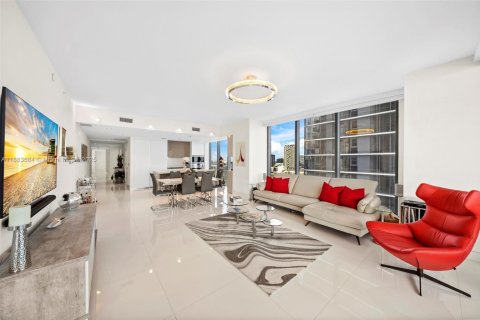 Copropriété à vendre à Miami, Floride: 3 chambres, 254.83 m2 № 1931029 - photo 10