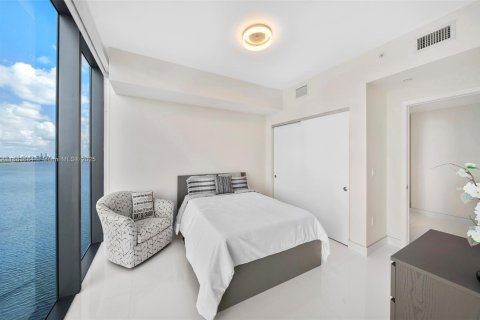 Copropriété à vendre à Miami, Floride: 3 chambres, 254.83 m2 № 1931029 - photo 30