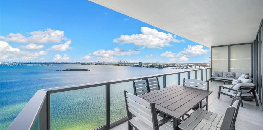 Condo à Miami, Floride, 3 chambres № 1931029
