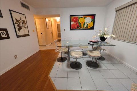 Copropriété à vendre à Lauderhill, Floride: 2 chambres, 101.45 m2 № 2148208 - photo 3
