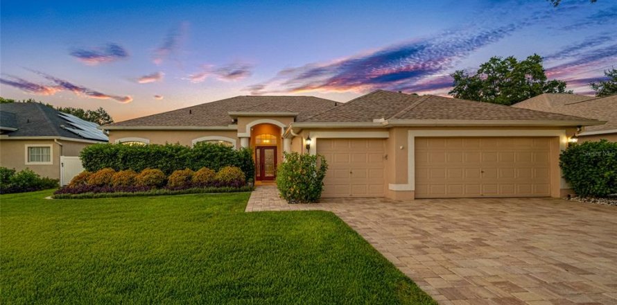 House in Valrico, Florida 4 bedrooms, 226.68 sq.m. № 1909940
