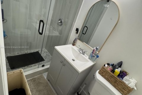 House in Miami, Florida 3 bedrooms, 119.84 sq.m. № 1949912 - photo 13