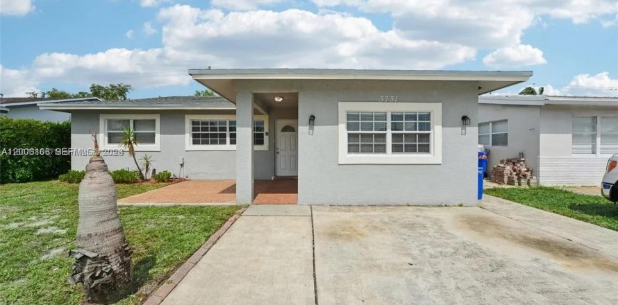 Casa en Pompano Beach, Florida 3 dormitorios, 111.2 m2 № 2067038