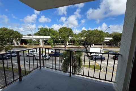 Снять в аренду квартиру в Майами, Флорида 1 спальня, 78.97м2, № 1957246 - фото 20