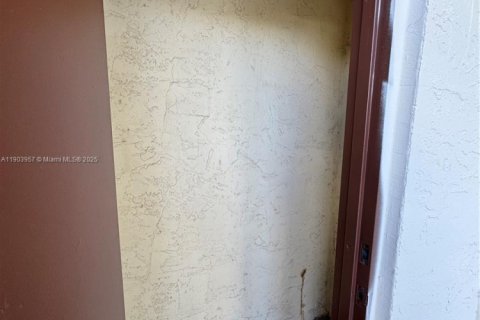 Снять в аренду квартиру в Майами, Флорида 1 спальня, 78.97м2, № 1957246 - фото 23