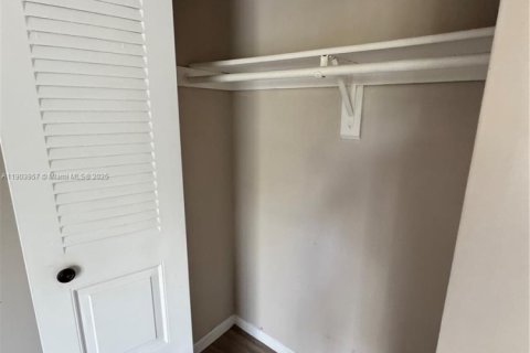 Снять в аренду квартиру в Майами, Флорида 1 спальня, 78.97м2, № 1957246 - фото 14