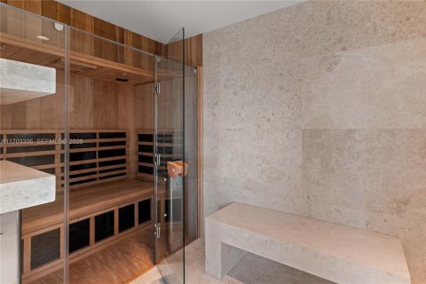 Villa ou maison à vendre à Miami Beach, Floride: 7 chambres, 1158.49 m2 № 2270739 - photo 24