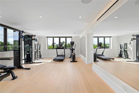 Villa ou maison à vendre à Miami Beach, Floride: 7 chambres, 1158.49 m2 № 2270739 - photo 23