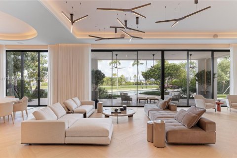 Villa ou maison à vendre à Miami Beach, Floride: 7 chambres, 1158.49 m2 № 2270739 - photo 10