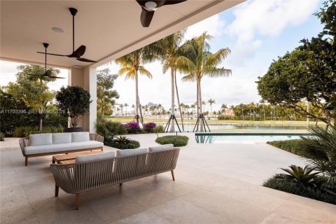 Villa ou maison à vendre à Miami Beach, Floride: 7 chambres, 1158.49 m2 № 2270739 - photo 11