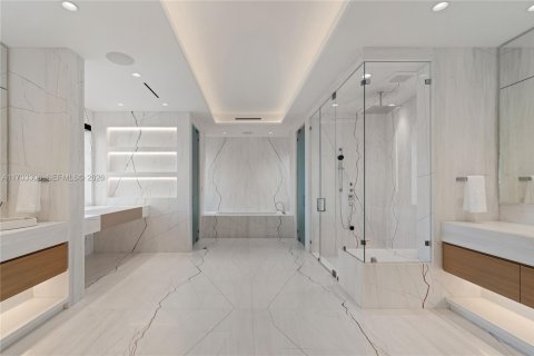 Villa ou maison à vendre à Miami Beach, Floride: 7 chambres, 1158.49 m2 № 2270739 - photo 18