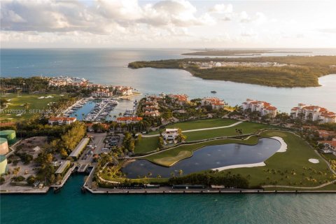 Villa ou maison à vendre à Miami Beach, Floride: 7 chambres, 1158.49 m2 № 2270739 - photo 4