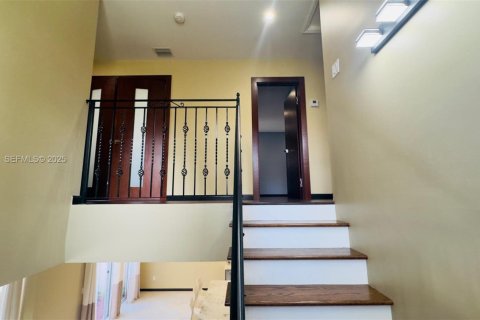 Снять в аренду таунхаус в Холливуд, Флорида 3 спальни, 162.39м2, № 1990899 - фото 17