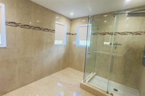 Снять в аренду таунхаус в Холливуд, Флорида 3 спальни, 162.39м2, № 1990899 - фото 24