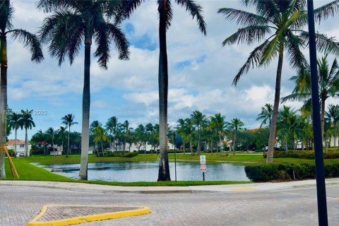 Снять в аренду таунхаус в Холливуд, Флорида 3 спальни, 162.39м2, № 1990899 - фото 4