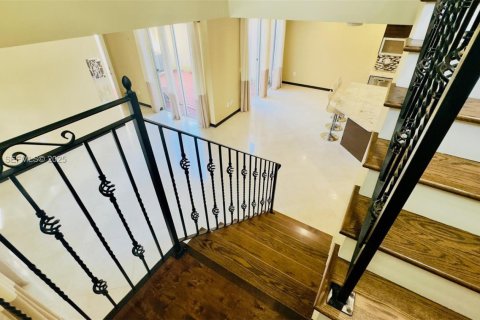 Снять в аренду таунхаус в Холливуд, Флорида 3 спальни, 162.39м2, № 1990899 - фото 16