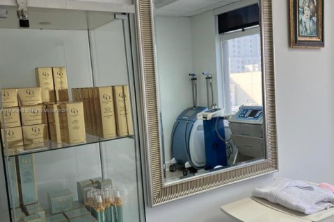 Propiedad comercial en venta en West Palm Beach, Florida № 1671157 - foto 12