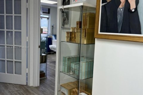 Propiedad comercial en venta en West Palm Beach, Florida № 1671157 - foto 5