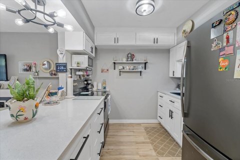 Condo in Winter Park, Florida, 1 bedroom  № 1684617 - photo 9