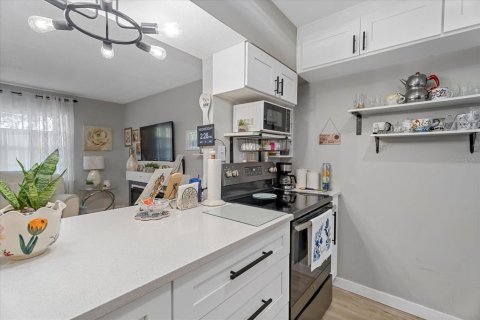 Condo in Winter Park, Florida, 1 bedroom  № 1684617 - photo 10