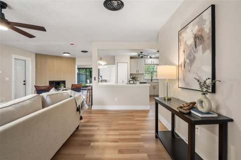 Casa en venta en Orlando, Florida, 4 dormitorios, 157.38 m2 № 2237242 - foto 9