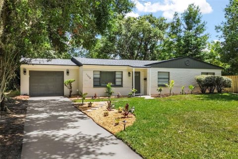 House in Orlando, Florida 4 bedrooms, 157.38 sq.m. № 2237242