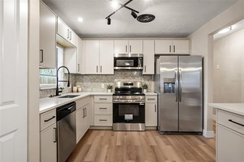 Casa en venta en Orlando, Florida, 4 dormitorios, 157.38 m2 № 2237242 - foto 3