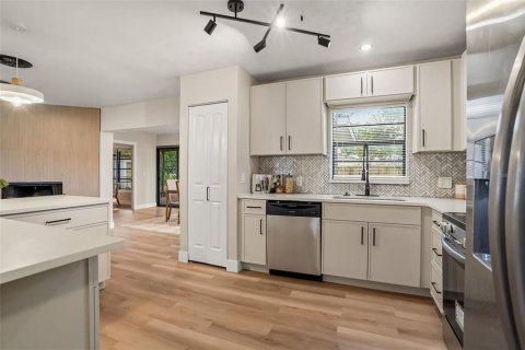 Casa en venta en Orlando, Florida, 4 dormitorios, 157.38 m2 № 2237242 - foto 13