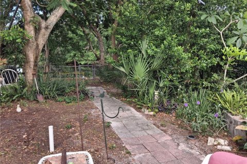 House in New Port Richey, Florida 3 bedrooms, 202.62 sq.m. № 2157371 - photo 13