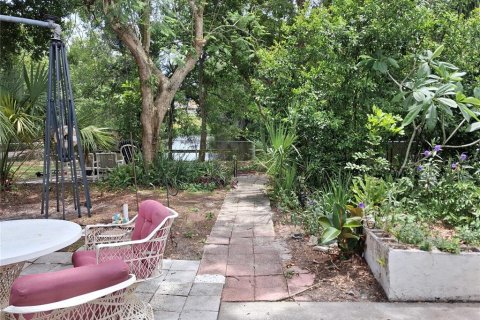 House in New Port Richey, Florida 3 bedrooms, 202.62 sq.m. № 2157371 - photo 4