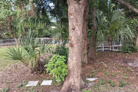 House in New Port Richey, Florida 3 bedrooms, 202.62 sq.m. № 2157371 - photo 12