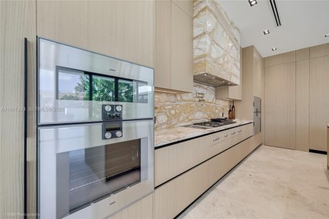 Купить виллу или дом в Майами, Флорида 6 спален, 503.62м2, № 1955486 - фото 16