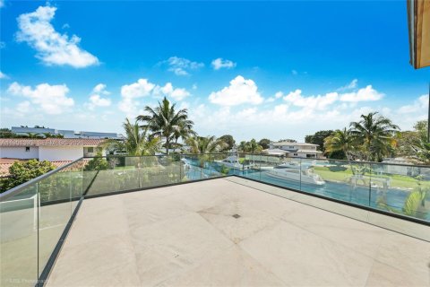 Купить виллу или дом в Майами, Флорида 6 спален, 503.62м2, № 1955486 - фото 12