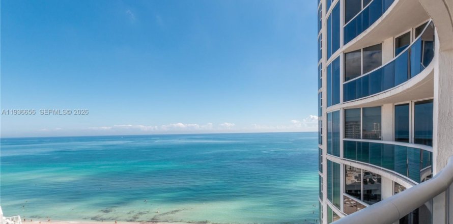 Кондоминиум с 2 спальнями в Санни-Айлс-Бич, Флорида № 2054461