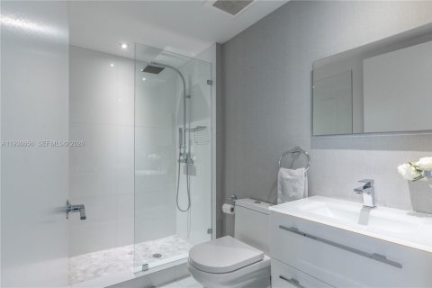 Купить кондоминиум в Санни-Айлс-Бич, Флорида 2 спальни, 175.21м2, № 2054461 - фото 24