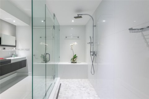 Купить кондоминиум в Санни-Айлс-Бич, Флорида 2 спальни, 175.21м2, № 2054461 - фото 15