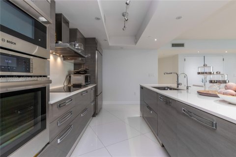 Купить кондоминиум в Санни-Айлс-Бич, Флорида 2 спальни, 175.21м2, № 2054461 - фото 9