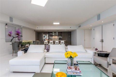 Купить кондоминиум в Санни-Айлс-Бич, Флорида 2 спальни, 175.21м2, № 2054461 - фото 5