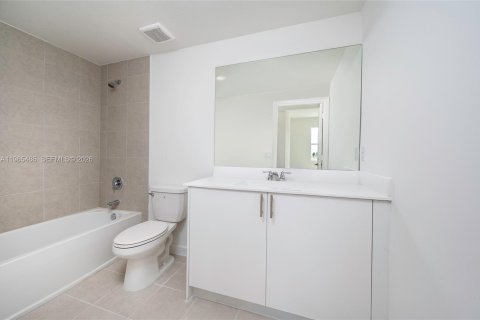 Touwnhouse à louer à Miami, Floride: 3 chambres, 183.48 m2 № 2027040 - photo 17