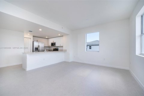 Touwnhouse à louer à Miami, Floride: 3 chambres, 183.48 m2 № 2027040 - photo 12