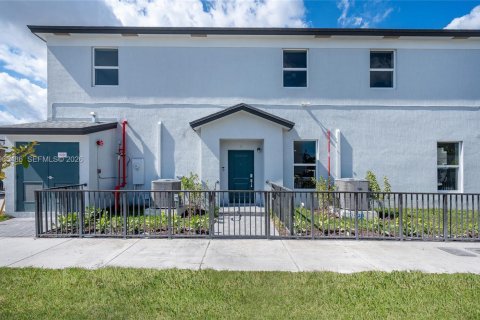 Touwnhouse à louer à Miami, Floride: 3 chambres, 183.48 m2 № 2027040 - photo 2