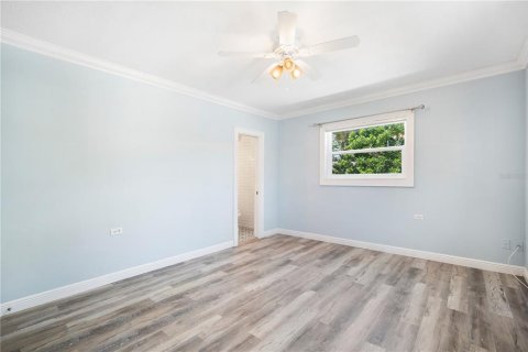 Condo in Saint Petersburg, Florida, 2 bedrooms  № 1906832 - photo 15