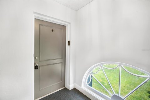 Condo in Saint Petersburg, Florida, 2 bedrooms  № 1906832 - photo 7