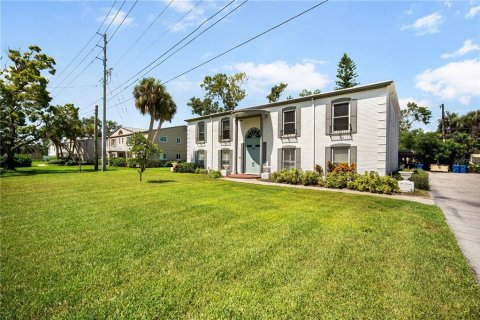 Condo in Saint Petersburg, Florida, 2 bedrooms  № 1906832 - photo 2